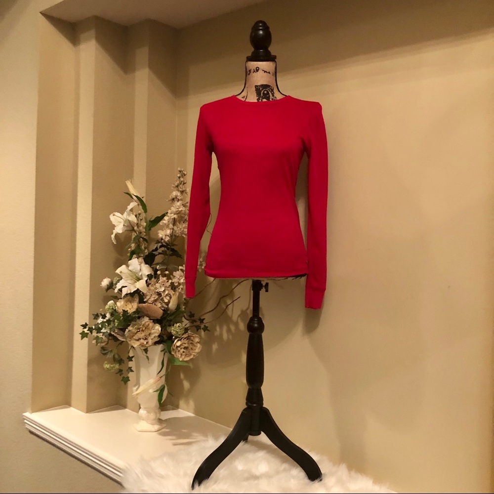 ~Active Basic~ Dark pink long sleeve top. Size M.